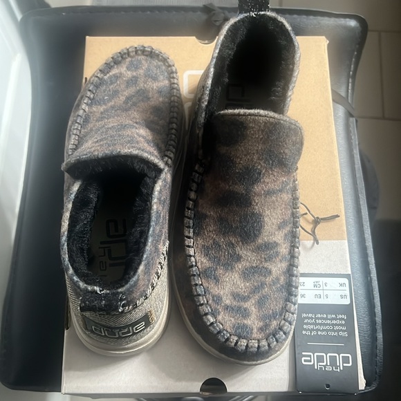 Hey Dude Booties Size 5 - Picture 4 of 5